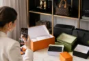 Puste pudełka po luksusowych produktach za tysiące dolarów. Nowy trend na eBay i Vinted