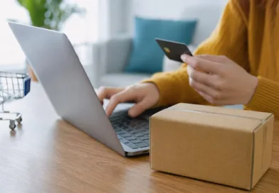 Opłata 3 euro zaczyna działać. Import tanich przesyłek z Chin spadł nawet o 40%